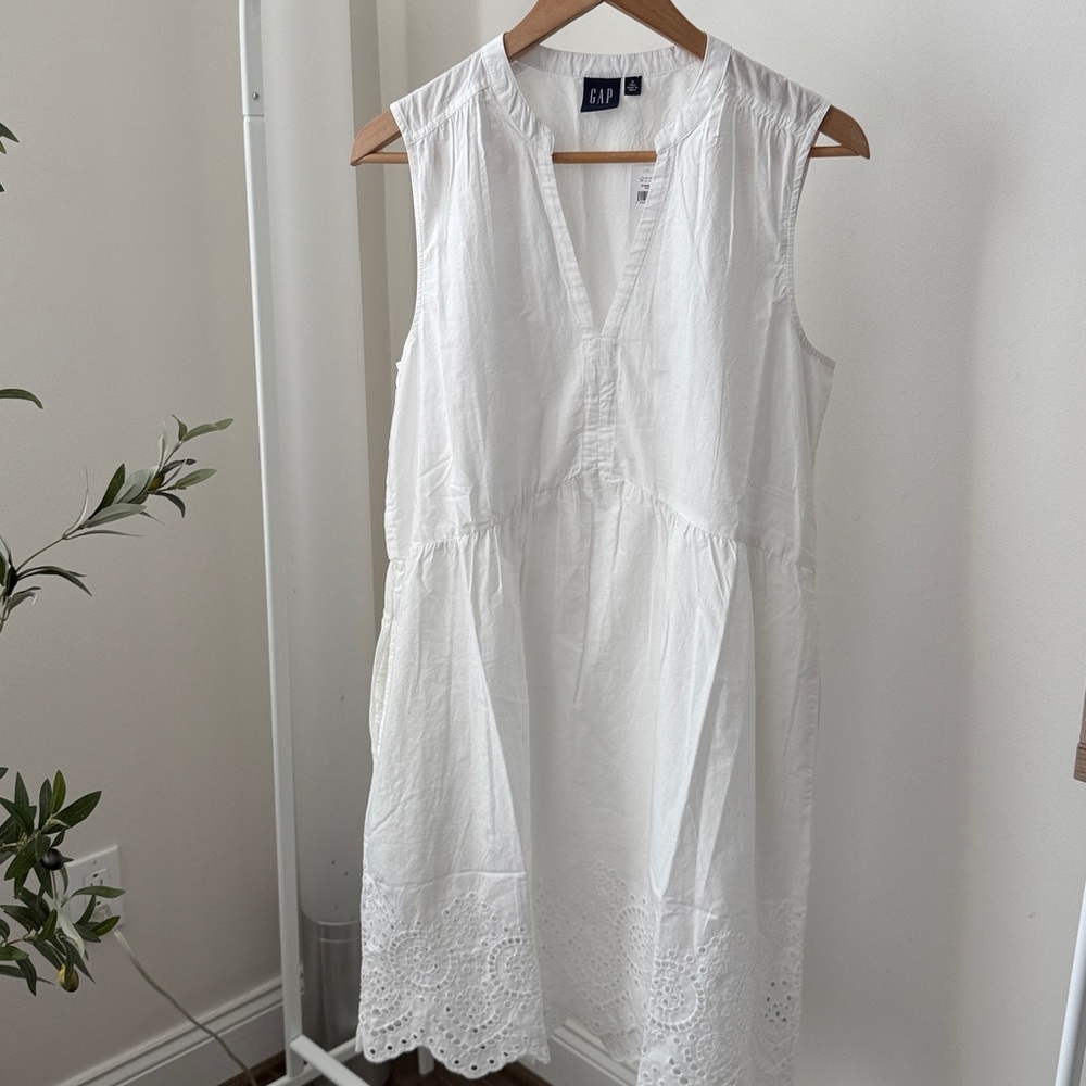 GAP Sleeveless Eyelet Dress Size S Tall